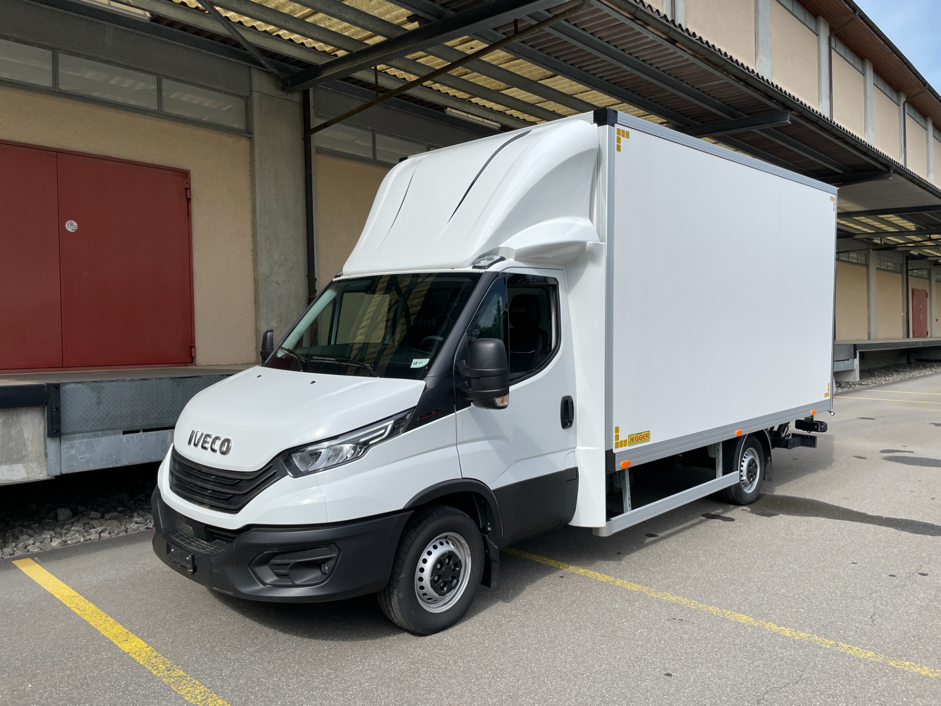 IVECO Daily 35SI6H3.0 Kasten mit Hebebühne