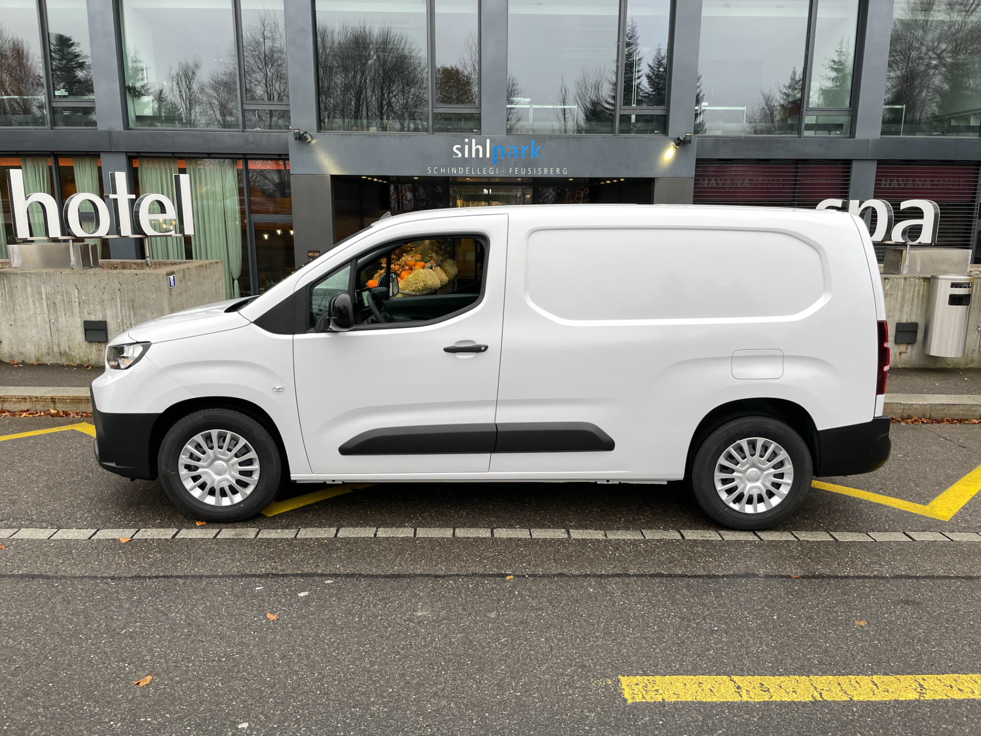 TOYOTA - Proace City Van EV 50 kWh Advanced Long L2 - Bild 2